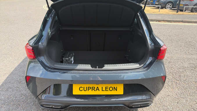 CUPRA Leon 1.5 eTSI 150 V2 5dr DSG Petrol Hatchback - Image 20